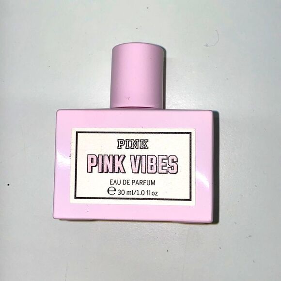PINK VICTORIA SECRET VIBES EAU THE PARFUM E30 ml New - Picture 1 of 3
